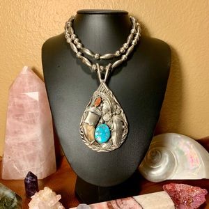 SALE 🐻J. Lee Sterling silver bear claw pendant